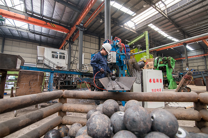 肇庆网架配件-螺栓球加工车间